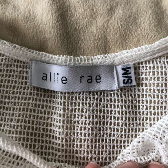 Batwing Airy Boutique Top - Picture 3 of 3